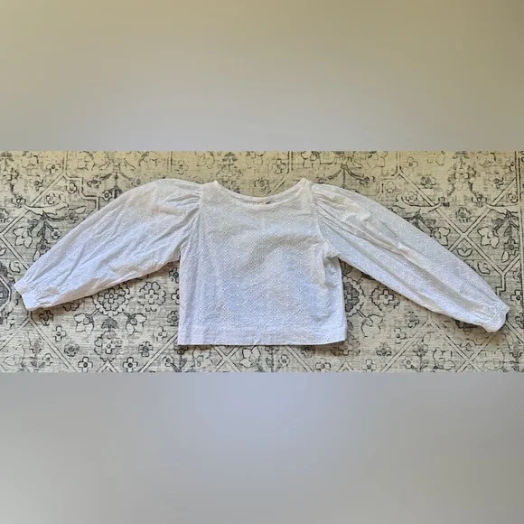 Shelter Eyelet Gloria Top - Picture 2 of 8